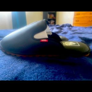 Vans Mountain Mule slides